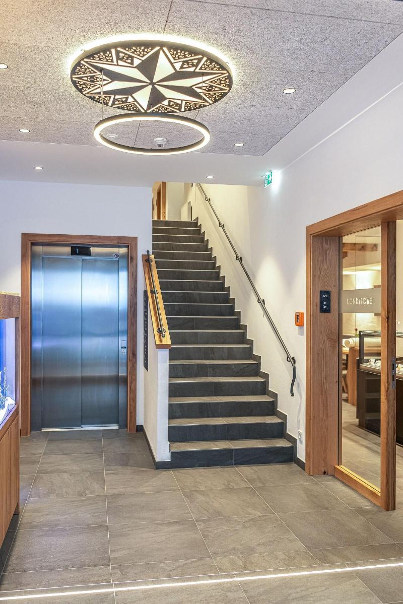 Hotel Goldener Stern - Lobi