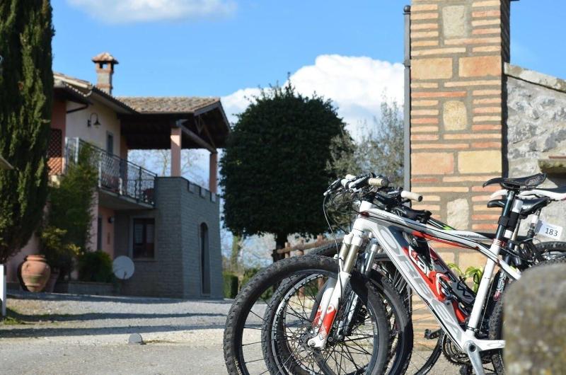 Bed And Breakfast Bike - Aktivite