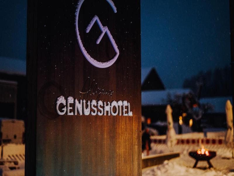 Hotel Historischer Dorfgasthof Hirsch - Genel