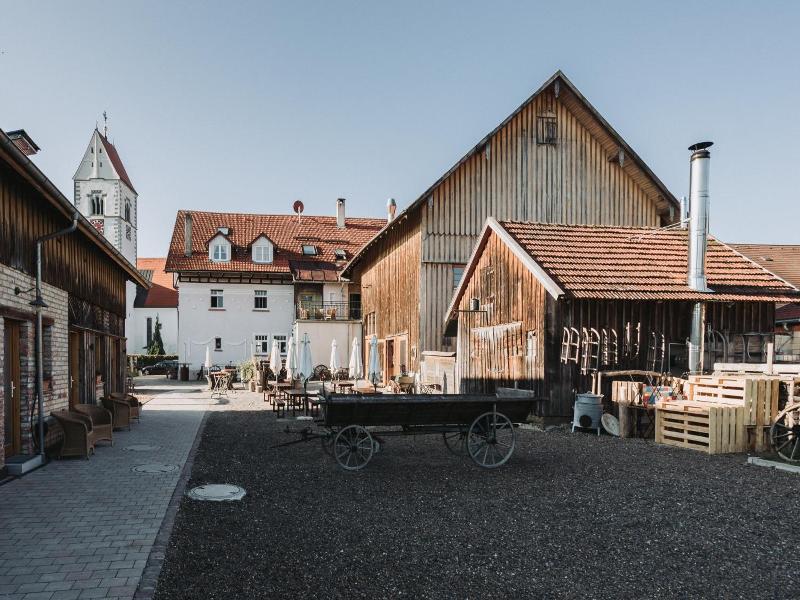 Hotel Historischer Dorfgasthof Hirsch - Genel