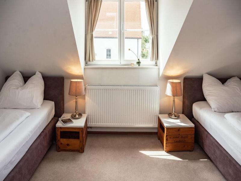 Hotel Historischer Dorfgasthof Hirsch - Genel