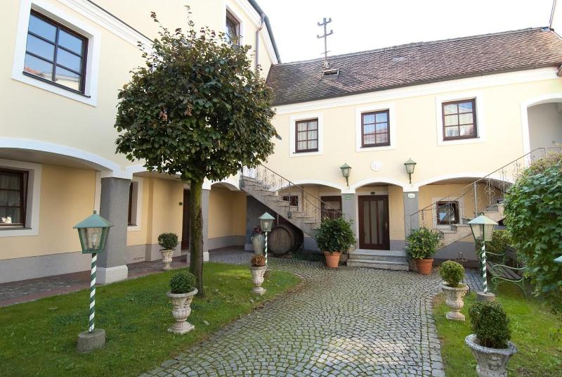 Biedermeier Hof - Genel