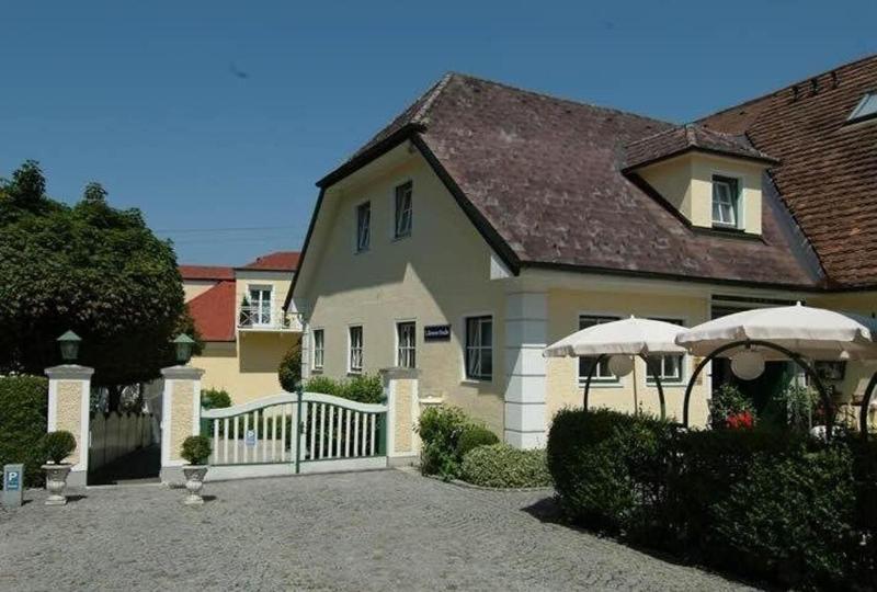 Biedermeier Hof - Genel