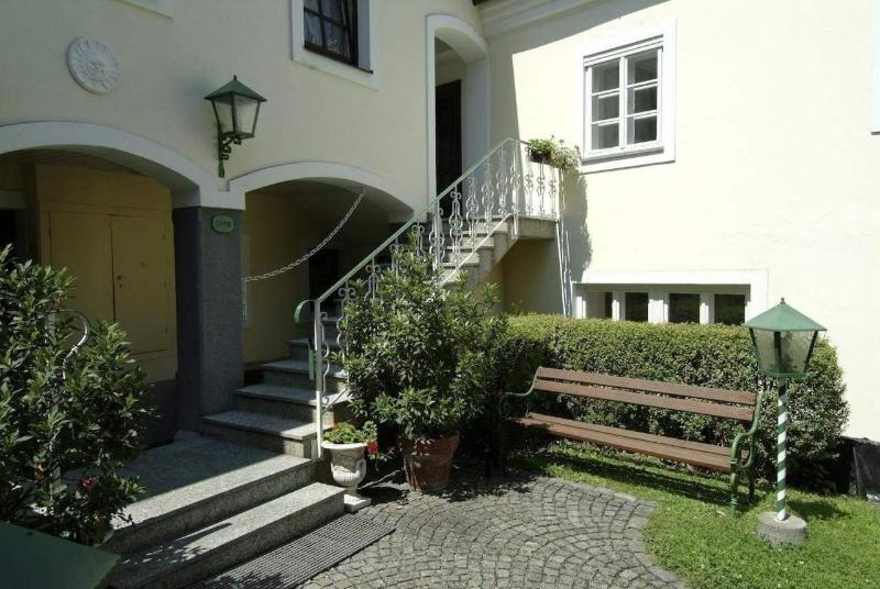 Biedermeier Hof - Genel