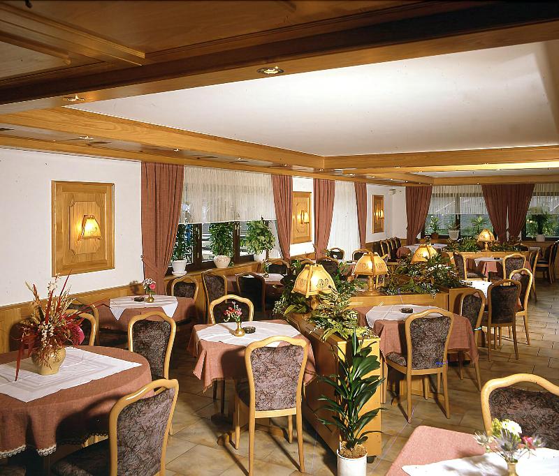 Hotel Landgasthof Grüner Baum - Restoran