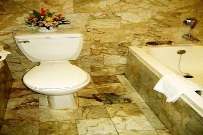 Raya Grand Hotel - Oda
