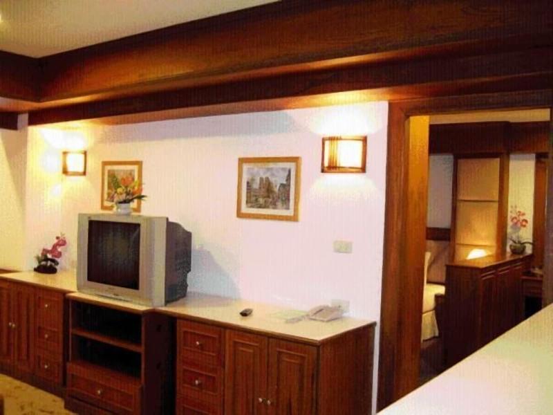 Raya Grand Hotel - Oda