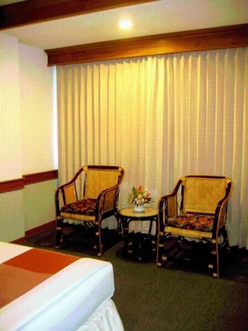 Raya Grand Hotel - Oda