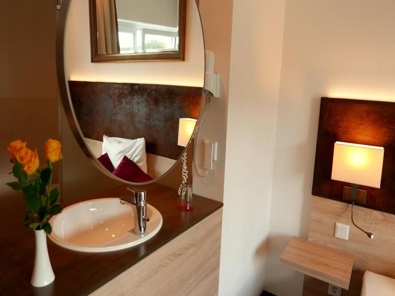 Business Class Hotel Ebersberg - Genel