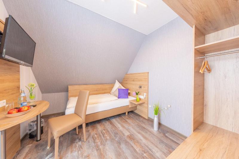 Hotel Reinhardtshof Garni - Oda
