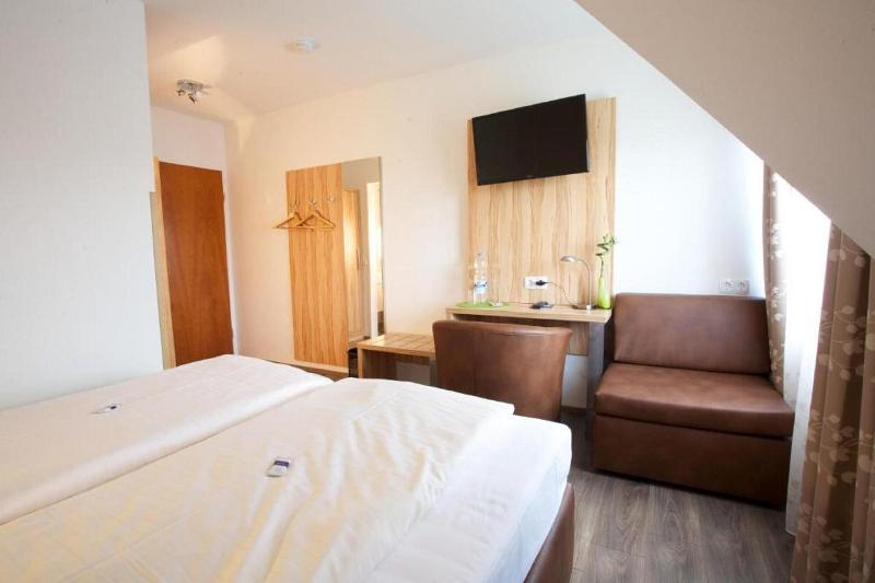 Hotel Reinhardtshof Garni - Oda