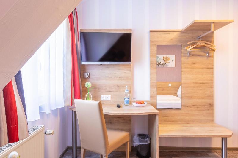Hotel Reinhardtshof Garni - Oda