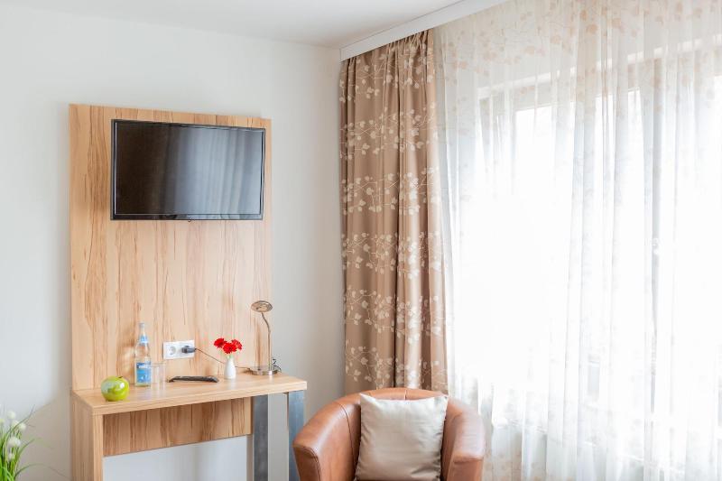 Hotel Reinhardtshof Garni - Oda