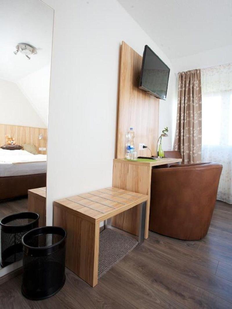 Hotel Reinhardtshof Garni - Oda