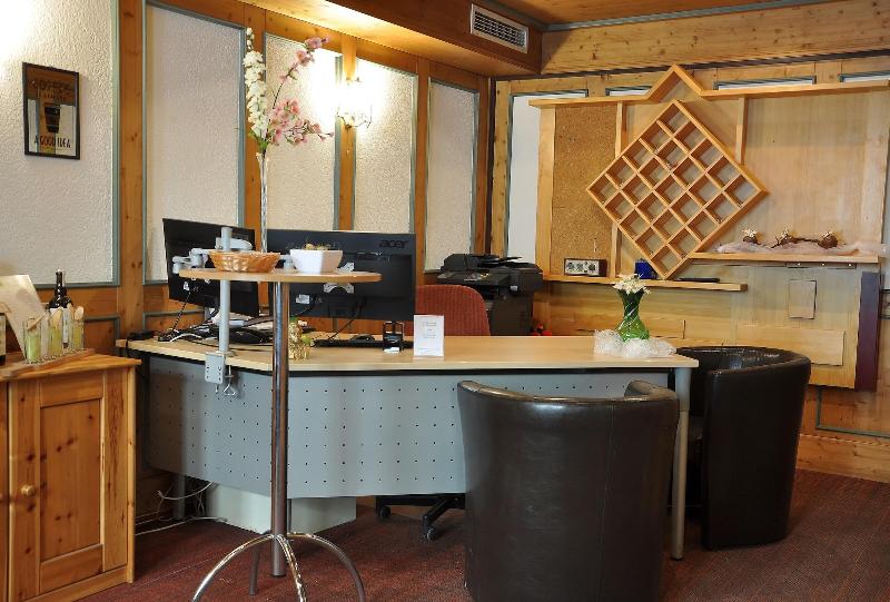 Hotel Torwirt - Lobi