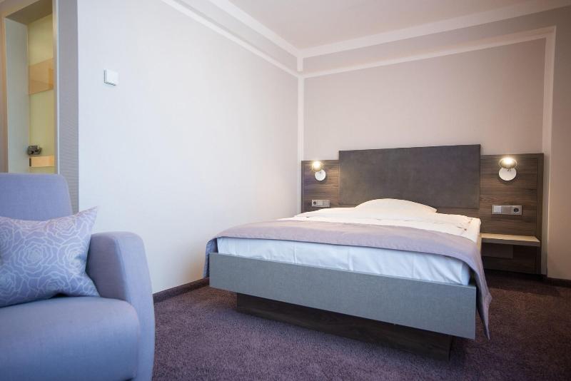 Trip Inn Post Hotel Düren - Oda