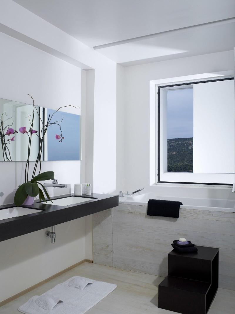 Infinity White Complex - Oda