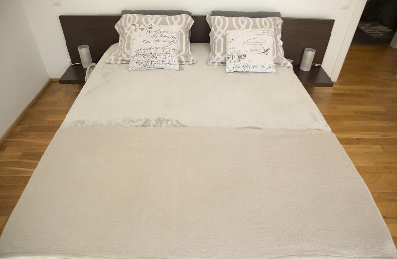 Infinity White Complex - Oda