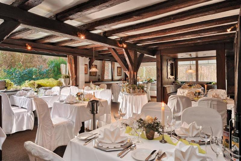 Jagdschloss Moenchbruch - Restoran