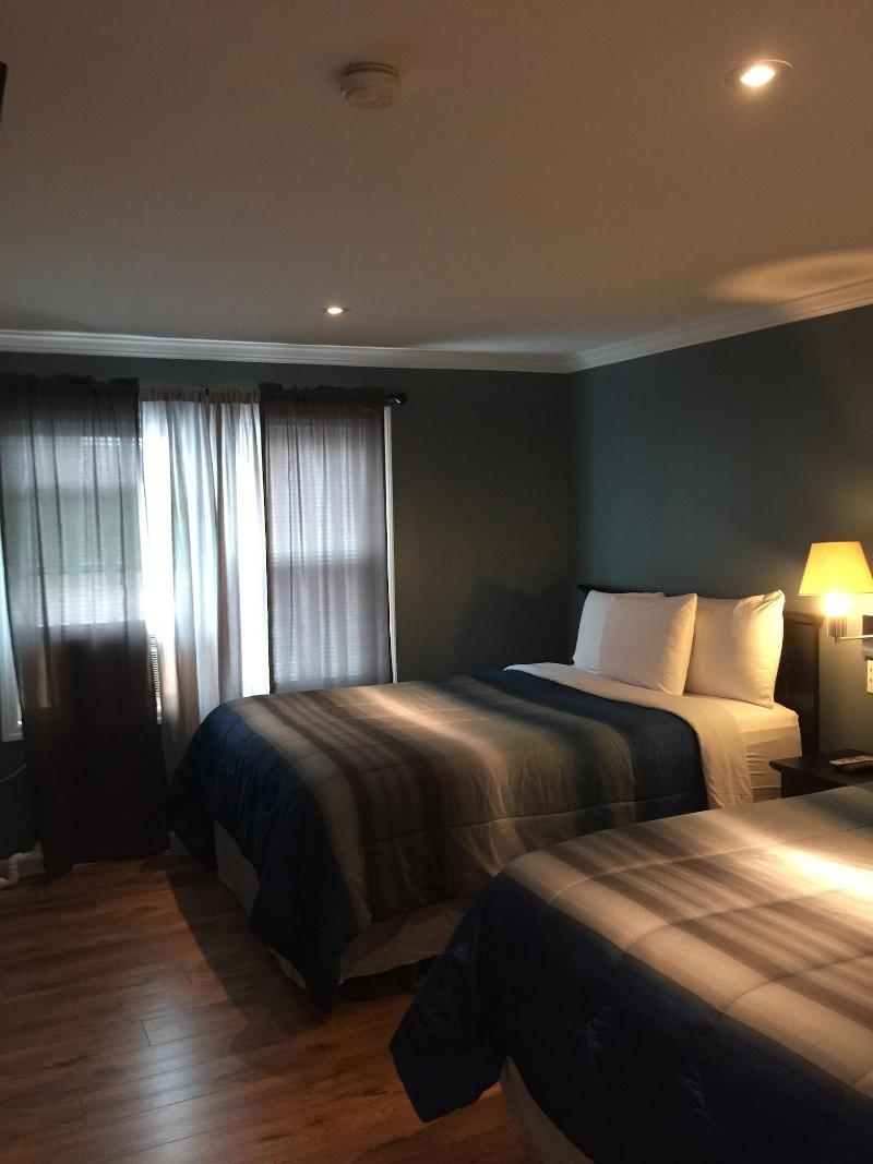 Jones Beach Hotel - Oda