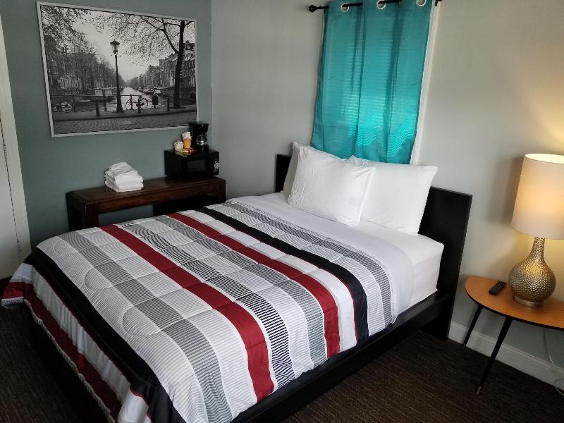 Jones Beach Hotel - Oda