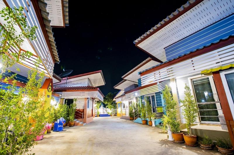 Jumbo Villa Homestay And Resort - Oda