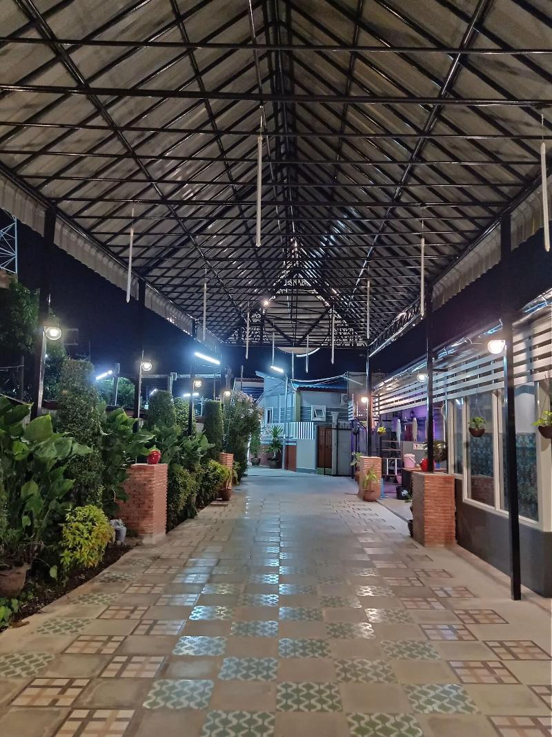 Jumbo Villa Homestay And Resort - Teras