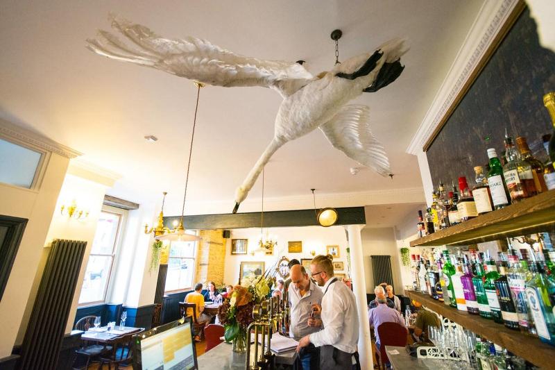 The Crooked Swan - Restoran