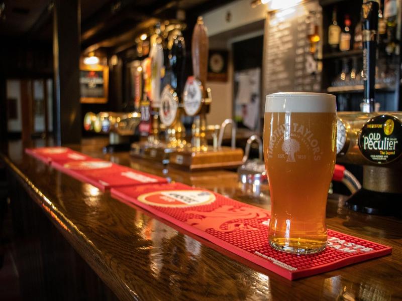 The Fox And Hounds - Lobi