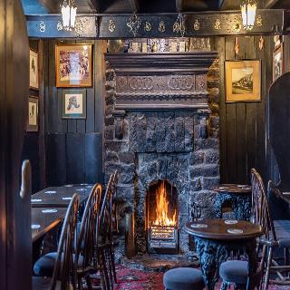 The Fox And Hounds fotoÄŸrafÄ±