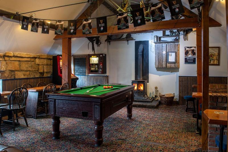 The Fox And Hounds - Aktivite