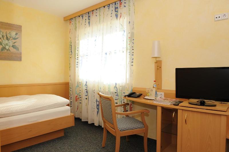 Gasthof Hotel Post - Oda
