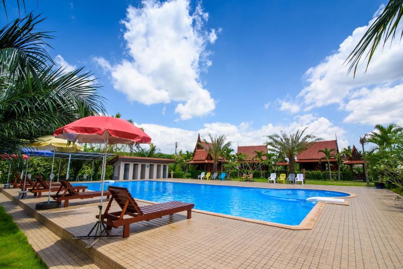 Lamphurai Riverside Resort And Spa - Havuz