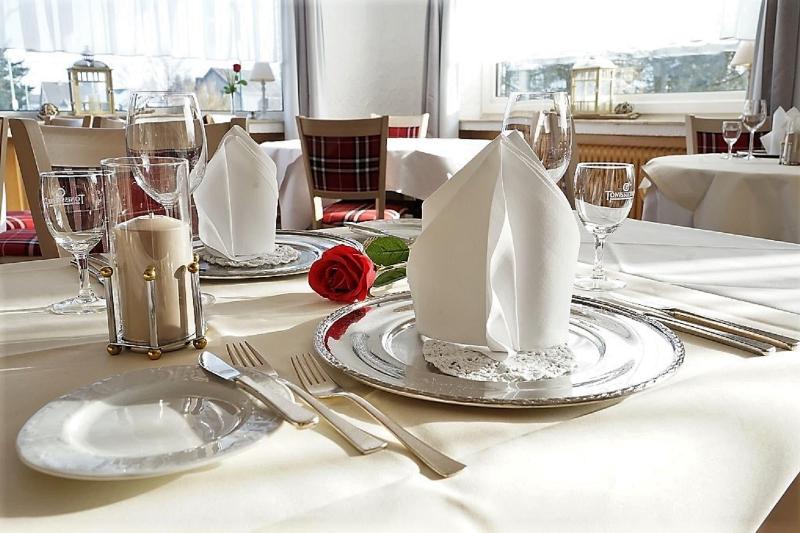 Land Gut Hotel Zum Alten Forsthaus - Restoran