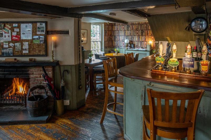 The White Lion - Bar