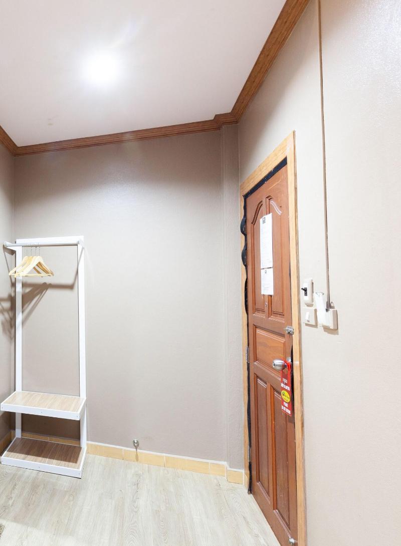 Golden House Hotel Sakaeo - Lobi