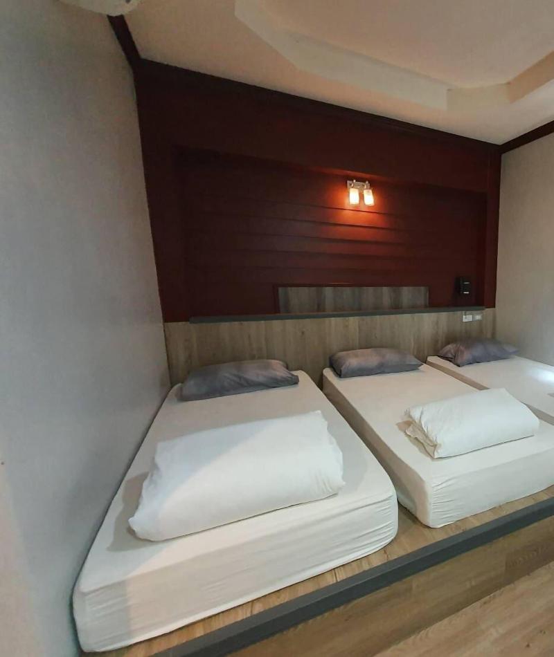 Golden House Hotel Sakaeo - Oda