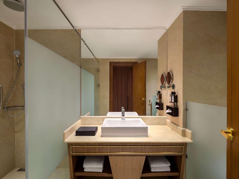 Movenpick Hotel Cairo-Media City - Oda