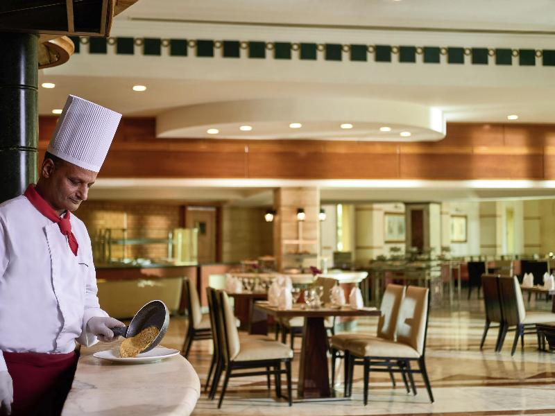 Movenpick Hotel Cairo-Media City - Restoran