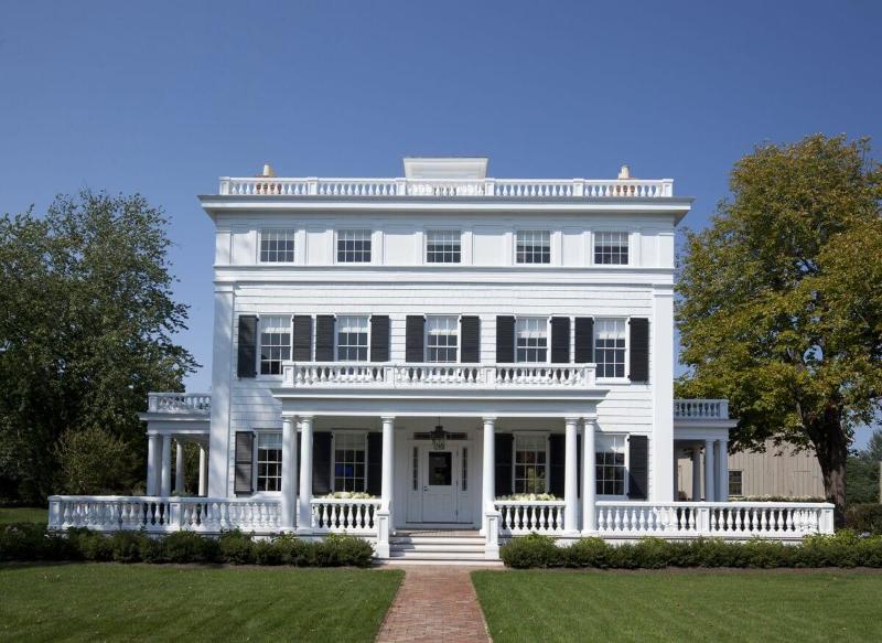 Topping Rose House - Genel