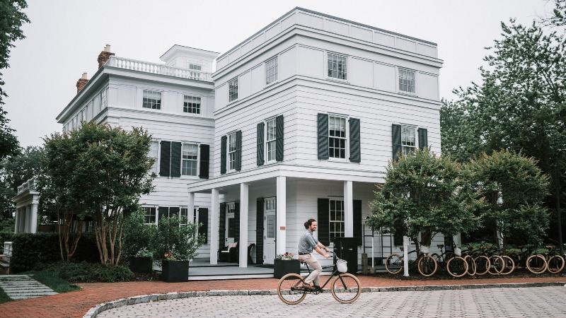 Topping Rose House - Genel