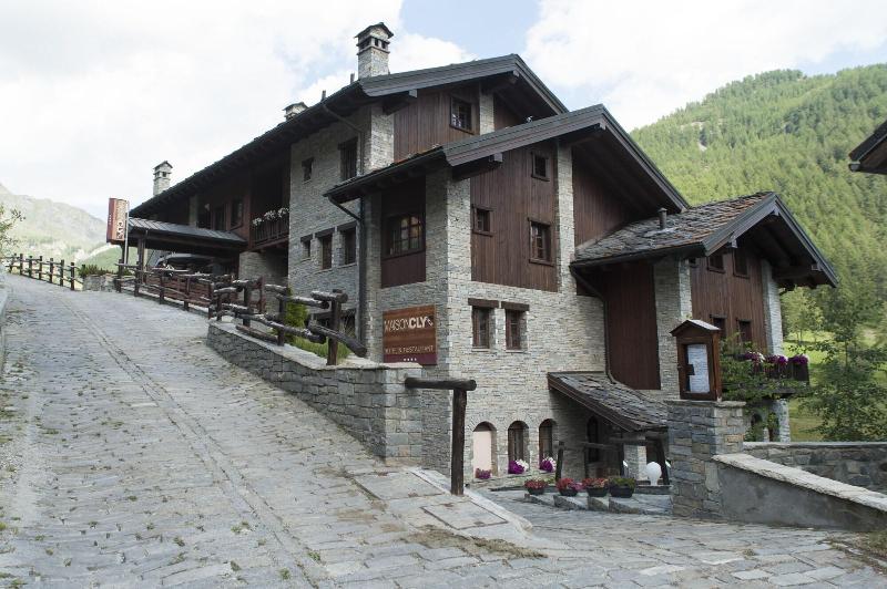 Maison Cly Hotel & Restaurant - Teras