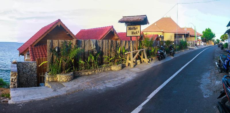 Malibu Huts - Genel