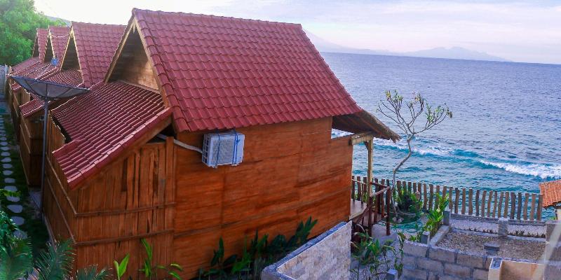 Malibu Huts - Genel