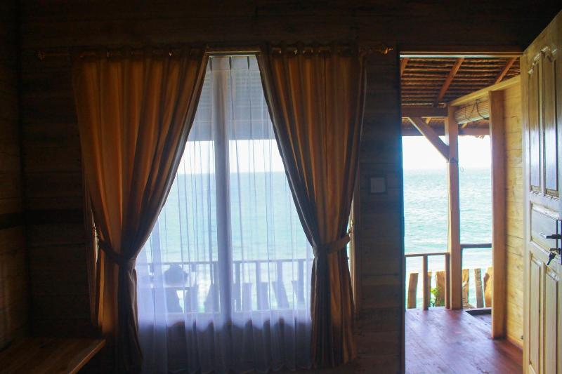Malibu Huts - Oda