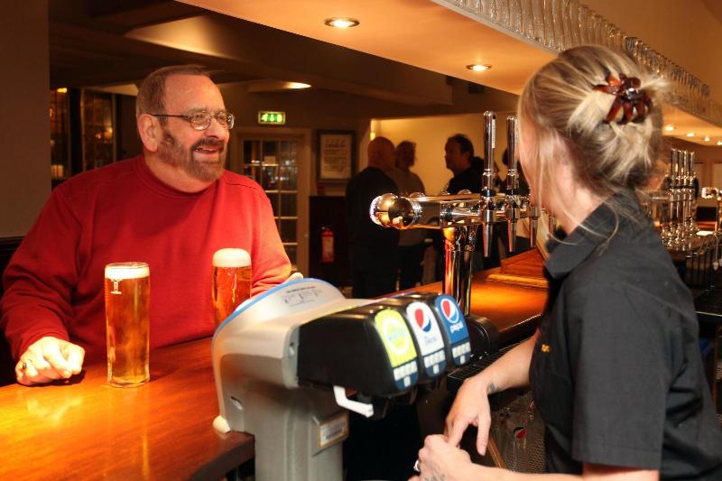 Half Moon, Sherborne by Marston's Inns - Bar