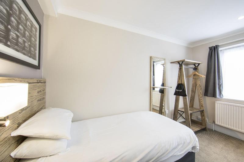 Half Moon, Sherborne by Marston's Inns - Oda