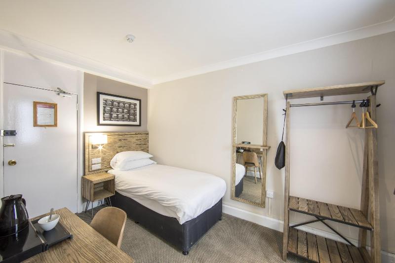 Half Moon, Sherborne by Marston's Inns - Oda