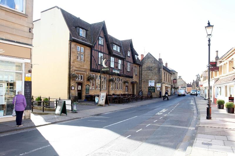 Half Moon, Sherborne by Marston's Inns - Teras