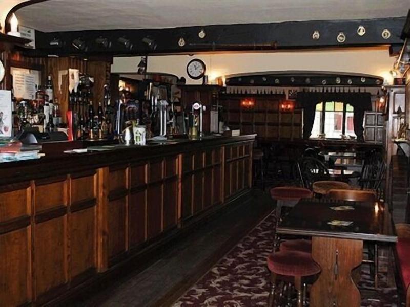 Ye Olde Red Lion - Bar